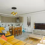 Uezuemlue 2 Bedroom Secluded With Private Pool Hot Tub *