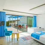 Uezuemlue 2 Bedroom Secluded With Private Pool Hot Tub *