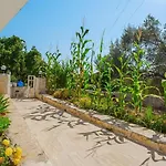 Uezuemlue 2 Bedroom Secluded With Private Pool Hot Tub Villa *