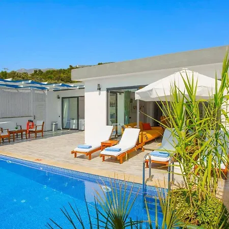Uezuemlue 2 Bedroom Secluded With Private Pool Hot Tub Villa Kalkan