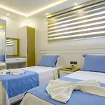 Willa Uezuemlue 2 Bedroom Secluded With Private Pool Hot Tub *