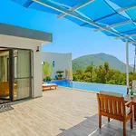 Willa Uezuemlue 2 Bedroom Secluded With Private Pool Hot Tub *