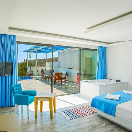 Uezuemlue 2 Bedroom Secluded With Private Pool Hot Tub *