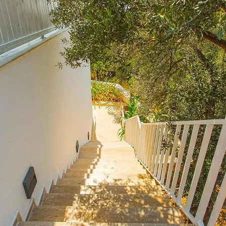 Uezuemlue 2 Bedroom Secluded With Private Pool Hot Tub