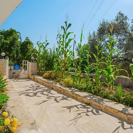Uezuemlue 2 Bedroom Secluded With Private Pool Hot Tub Villa *