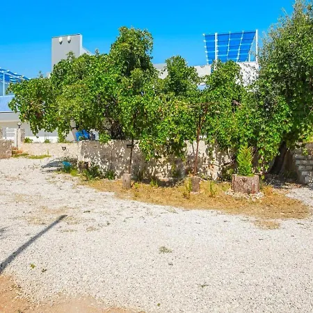 Villa Uezuemlue 2 Bedroom Secluded With Private Pool Hot Tub