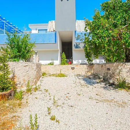 Villa Uezuemlue 2 Bedroom Secluded With Private Pool Hot Tub *