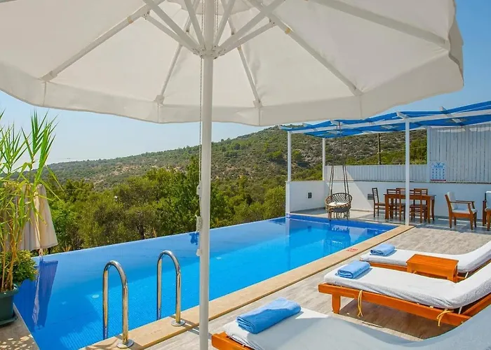 Villa Uezuemlue 2 Bedroom Secluded With Private Pool Hot Tub *