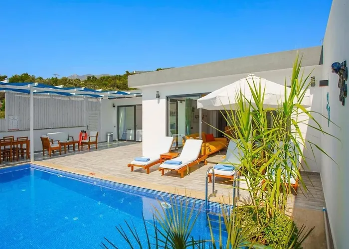 Uezuemlue 2 Bedroom Secluded With Private Pool Hot Tub Villa Kalkan