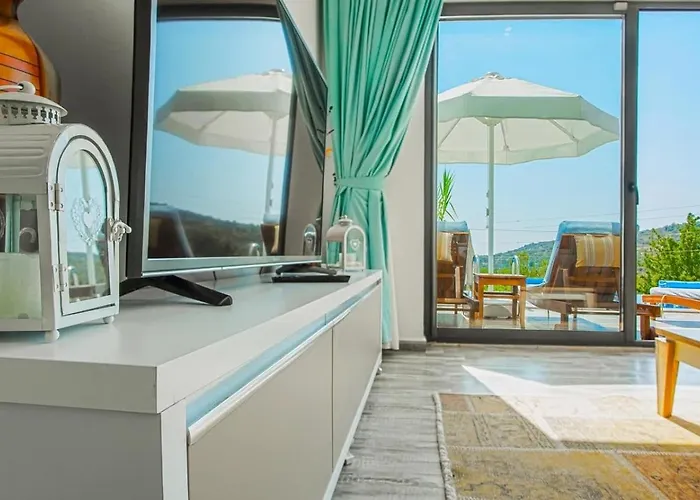 Uezuemlue 2 Bedroom Secluded With Private Pool Hot Tub Villa Kalkan