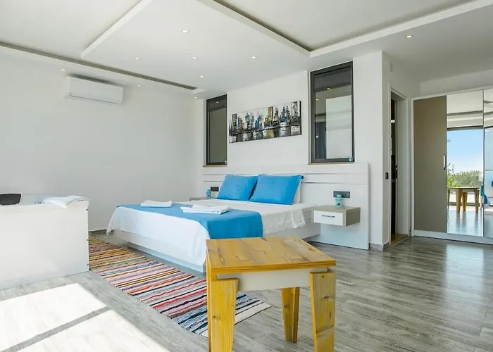Uezuemlue 2 Bedroom Secluded With Private Pool Hot Tub Villa *