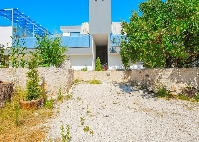 Villa Uezuemlue 2 Bedroom Secluded With Private Pool Hot Tub *